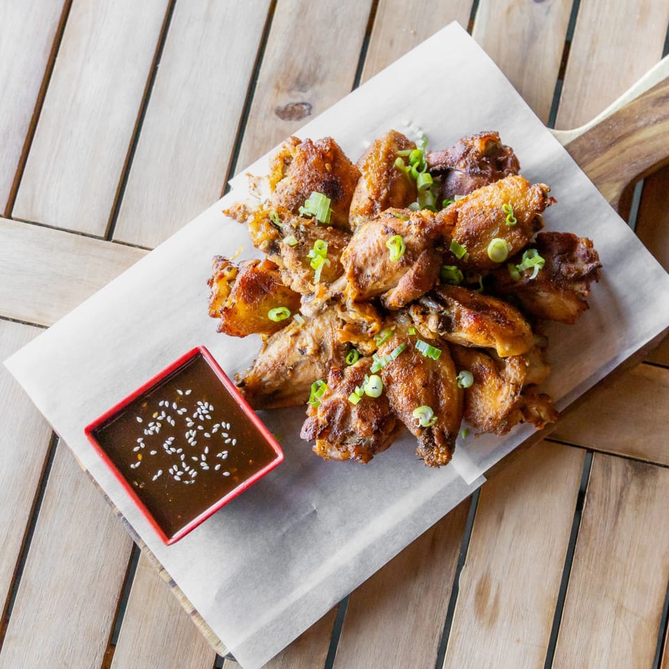 Chicken wings with dipping sauce